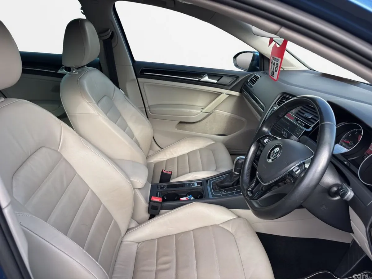 Volkswagen Golf Hatchback, Petrol, 2017, Blue