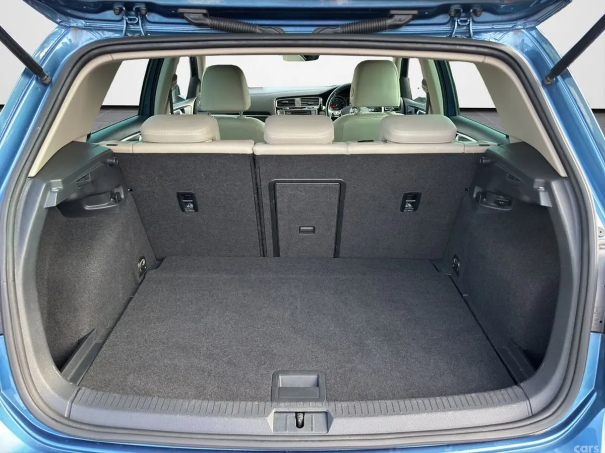 Volkswagen Golf Hatchback, Petrol, 2017, Blue