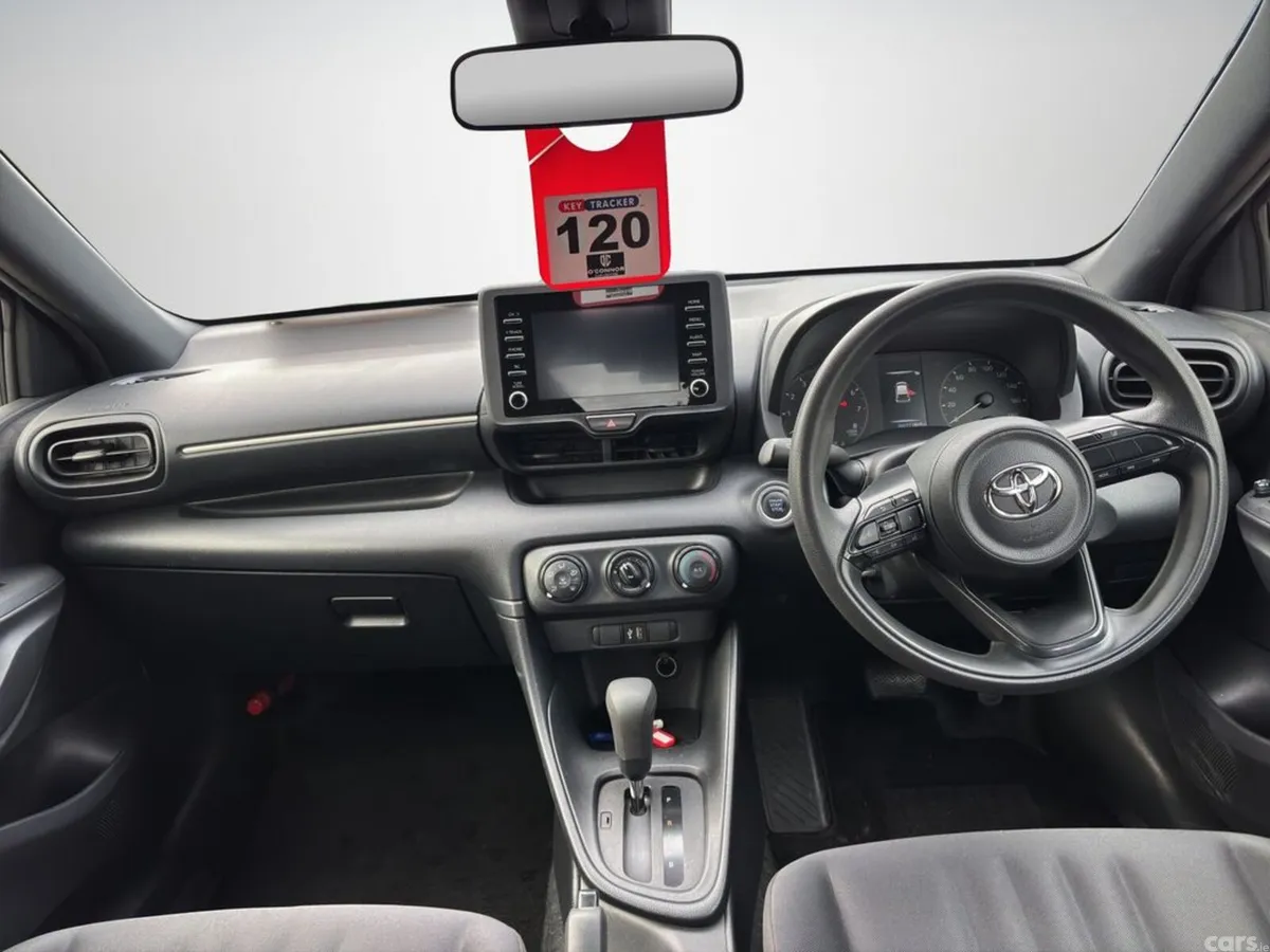 Toyota Yaris Hatchback, Petrol, 2023, Blue