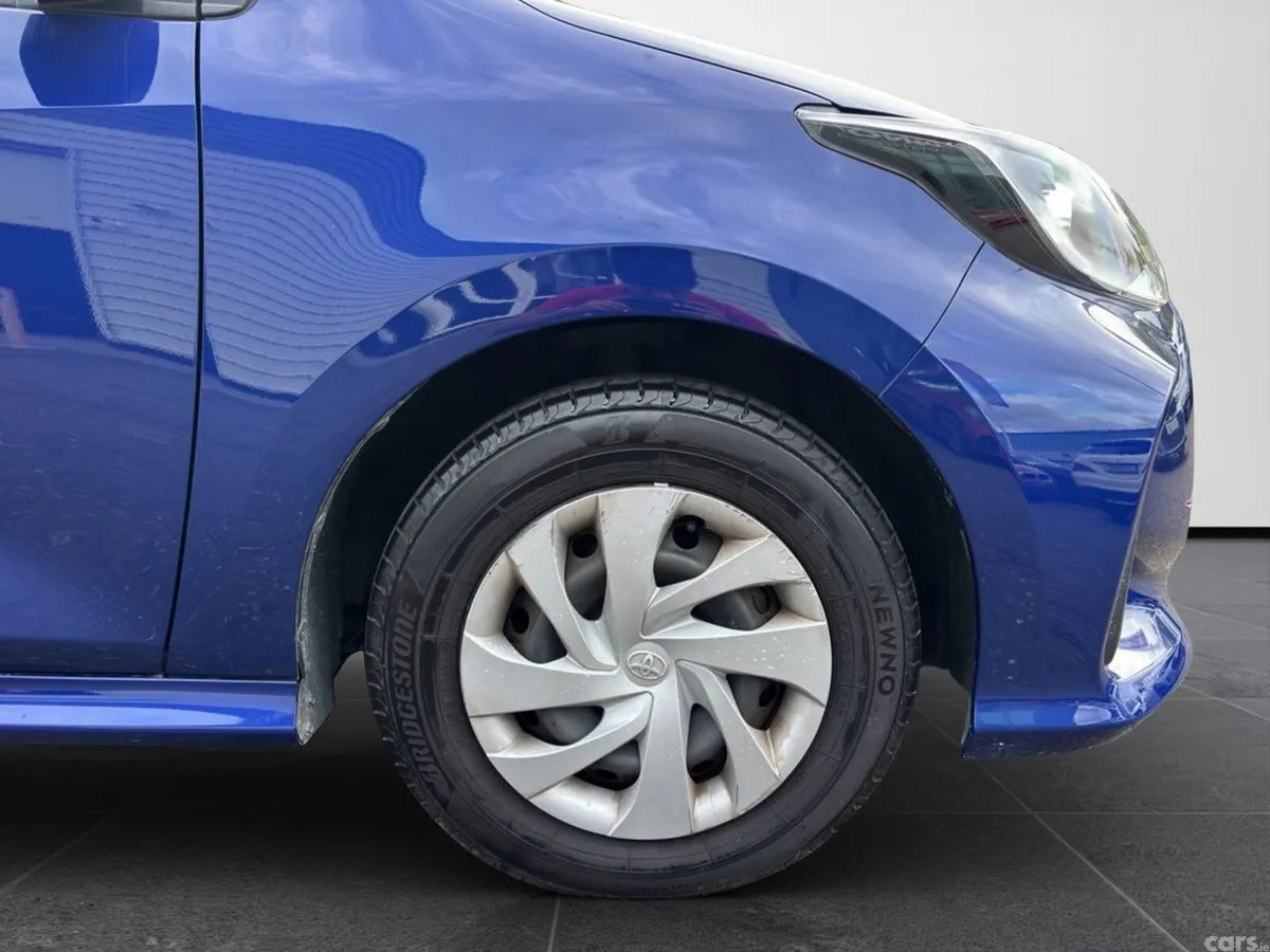 Toyota Yaris Hatchback, Petrol, 2023, Blue