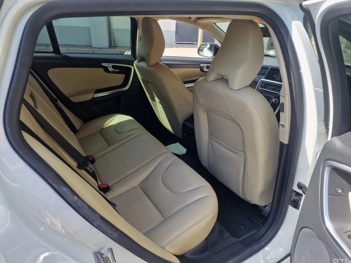 Volvo V60 Estate, Diesel, 2015, White