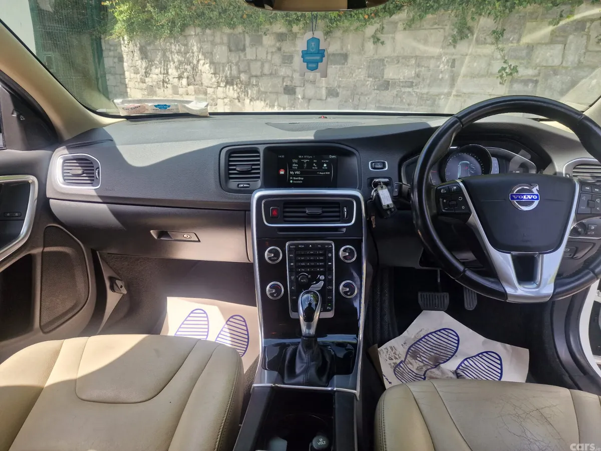 Volvo V60 Estate, Diesel, 2015, White
