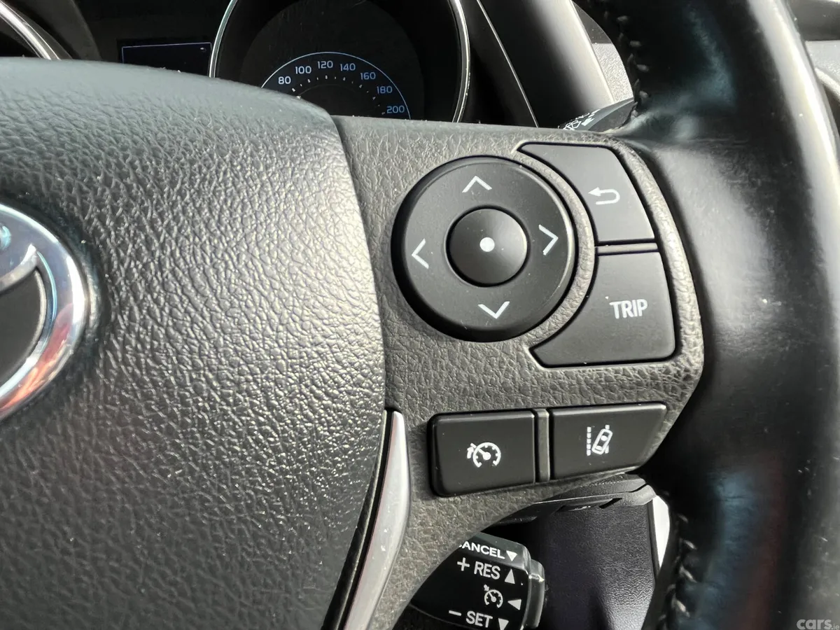 Toyota Auris Hatchback, Petrol, 2018, White
