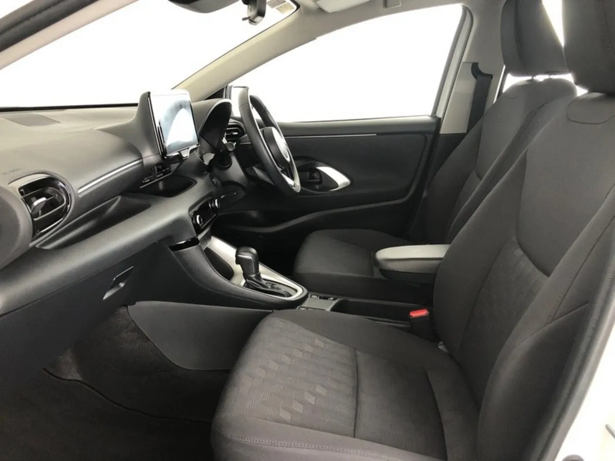 Toyota Yaris Hatchback, Petrol Hybrid, 2025, White