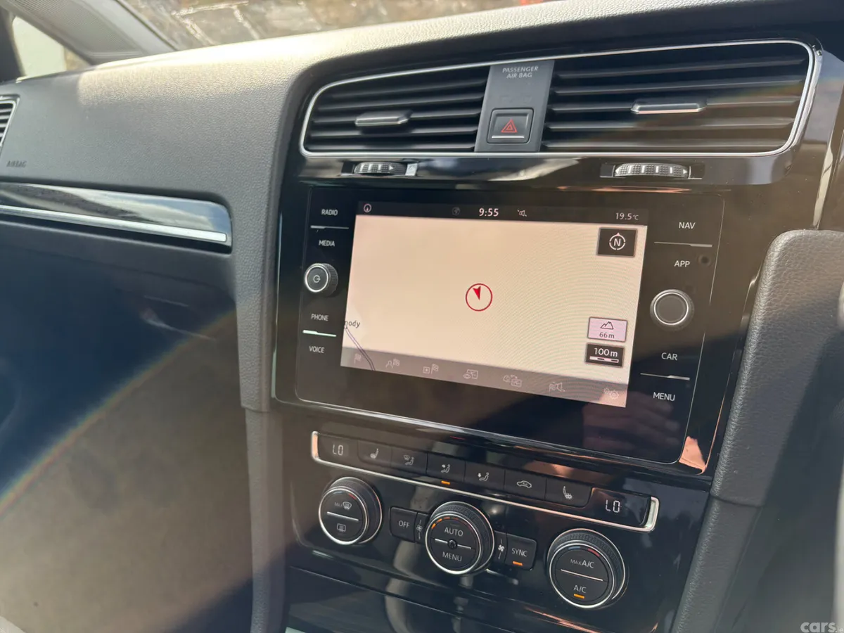 Volkswagen Golf Estate, Petrol, 2018, White