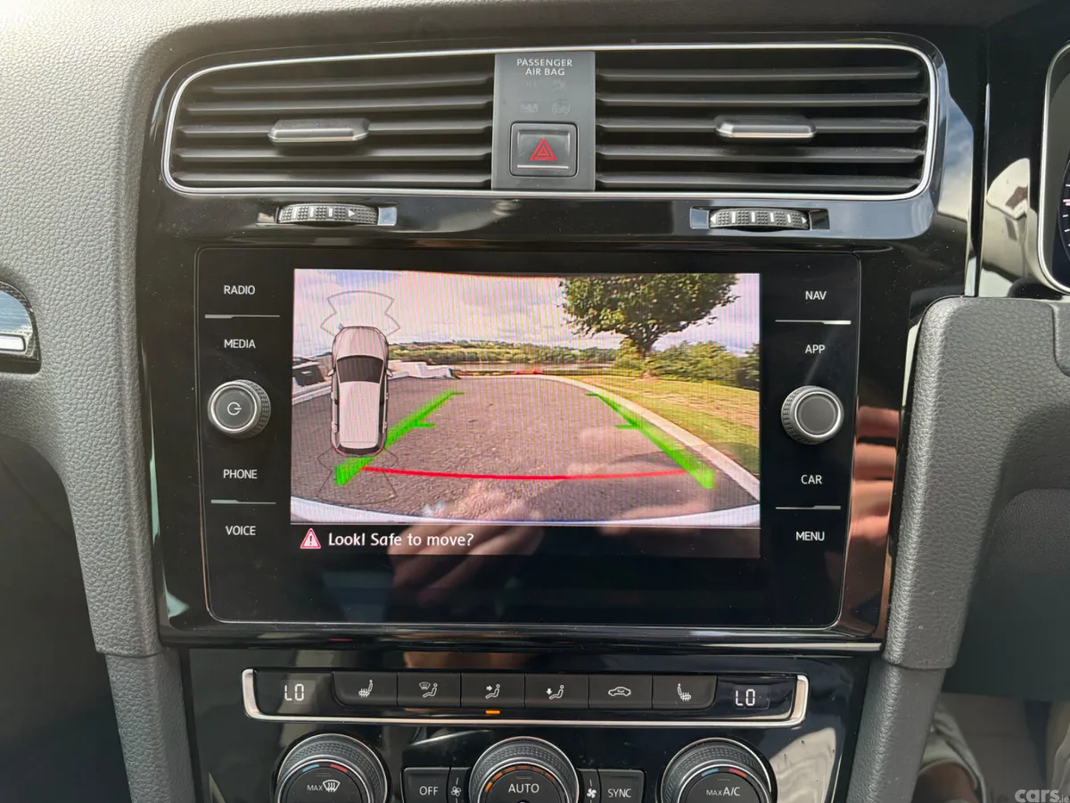 Volkswagen Golf Estate, Petrol, 2018, White