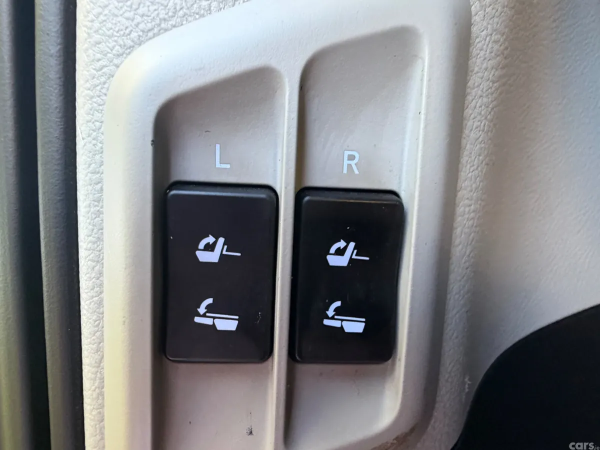 Toyota Land Cruiser SUV, Diesel, 2019, Blue