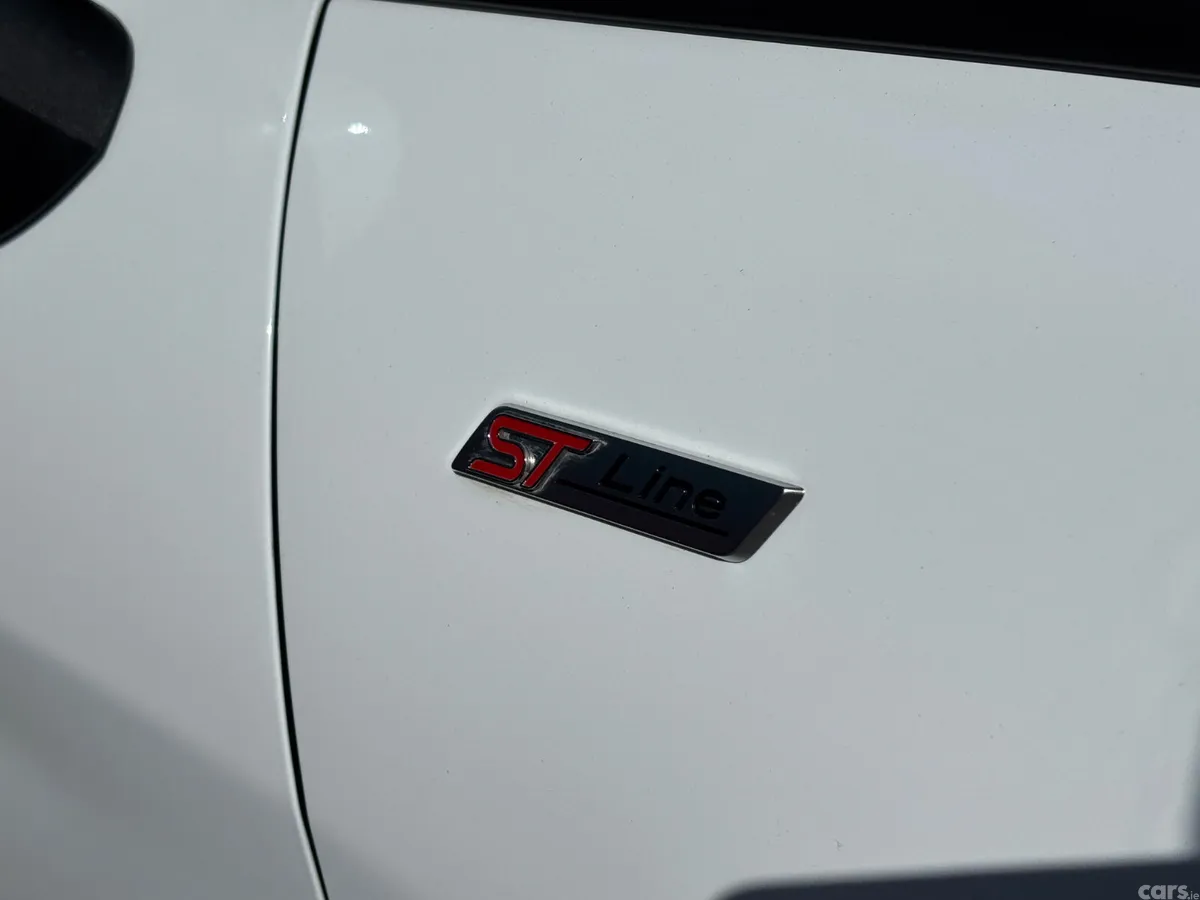 Ford Fiesta Hatchback, Petrol, 2023, White