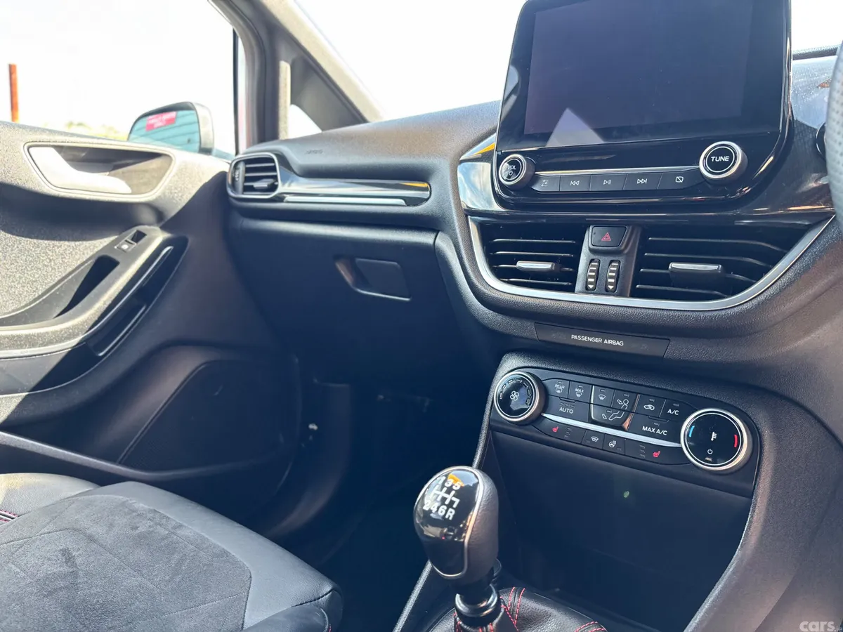 Ford Fiesta Hatchback, Petrol, 2023, White
