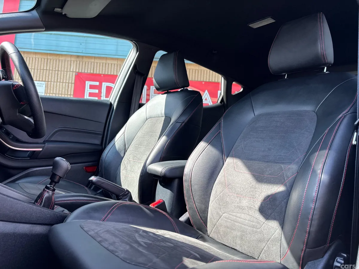 Ford Fiesta Hatchback, Petrol, 2023, White