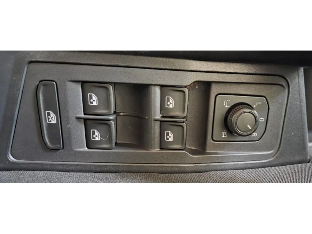 Volkswagen T-Roc Estate, Petrol, 2022, White