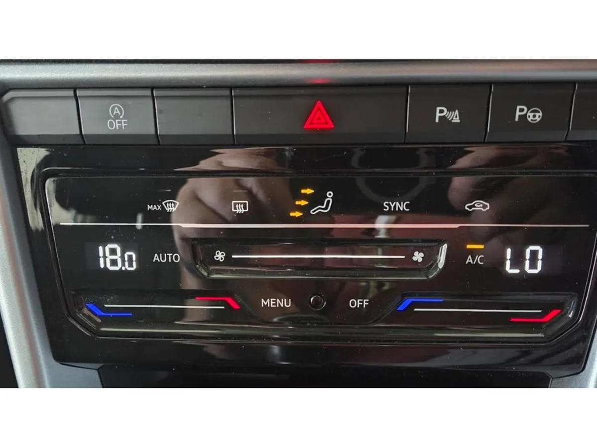 Volkswagen T-Roc Estate, Petrol, 2022, White