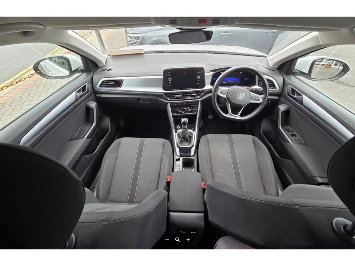 Volkswagen T-Roc Estate, Petrol, 2022, White