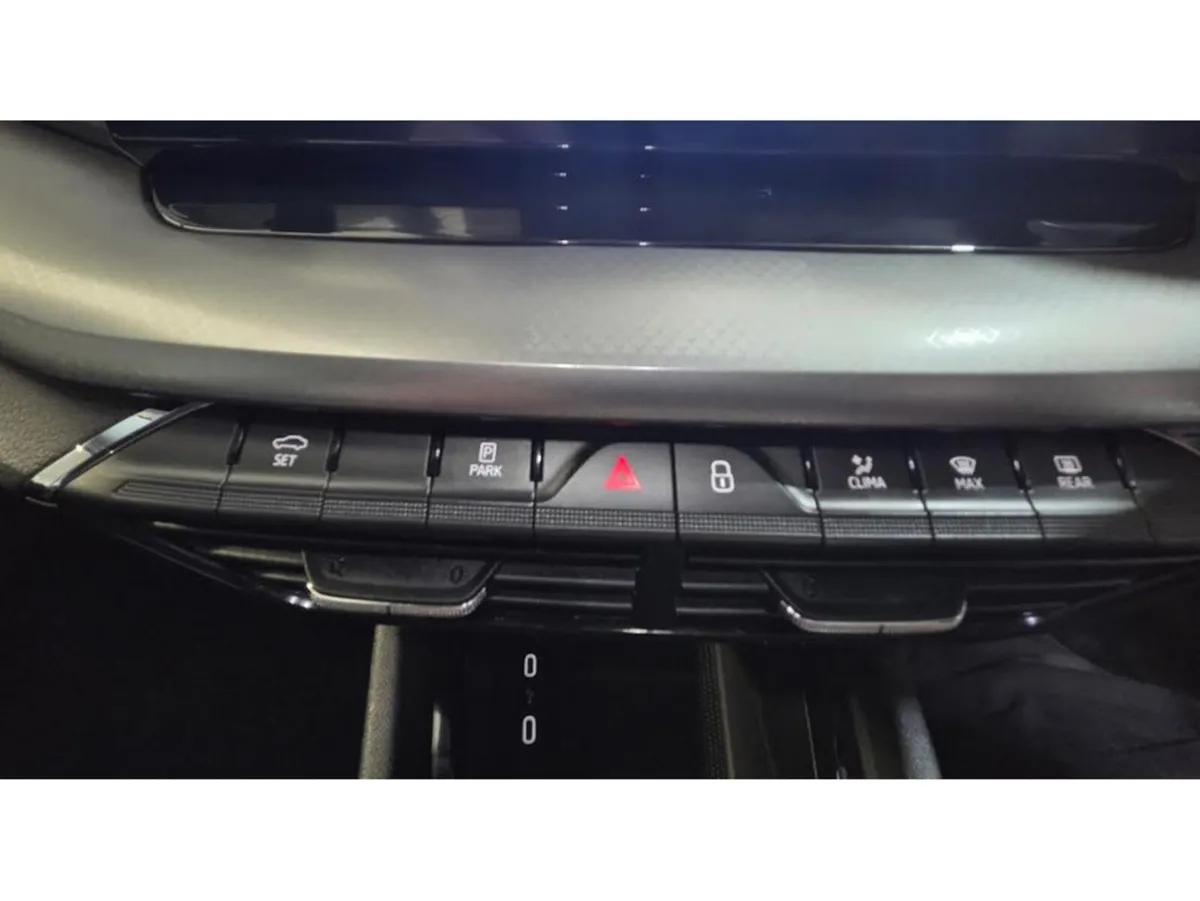 Skoda Octavia Saloon, Diesel, 2024, Blue