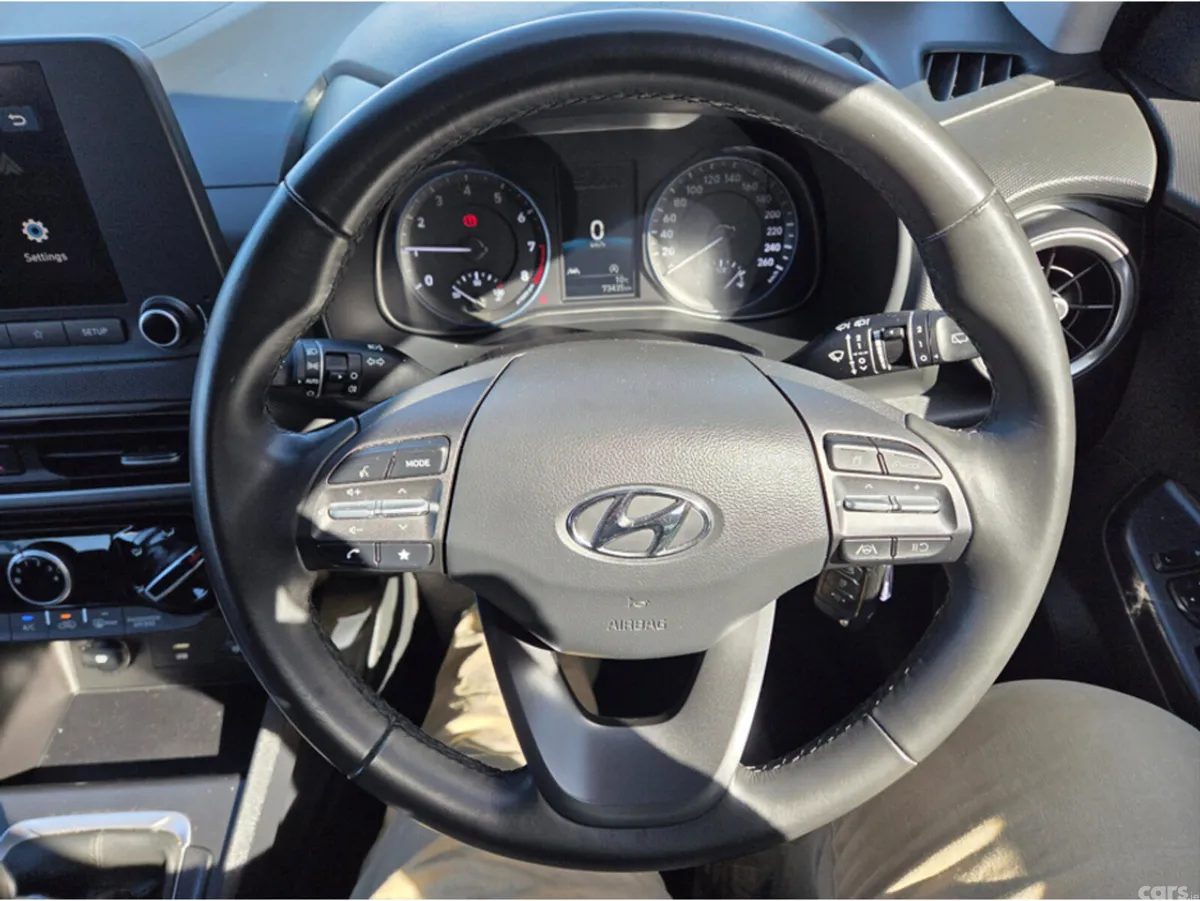 Hyundai KONA MPV, Petrol, 2023, White
