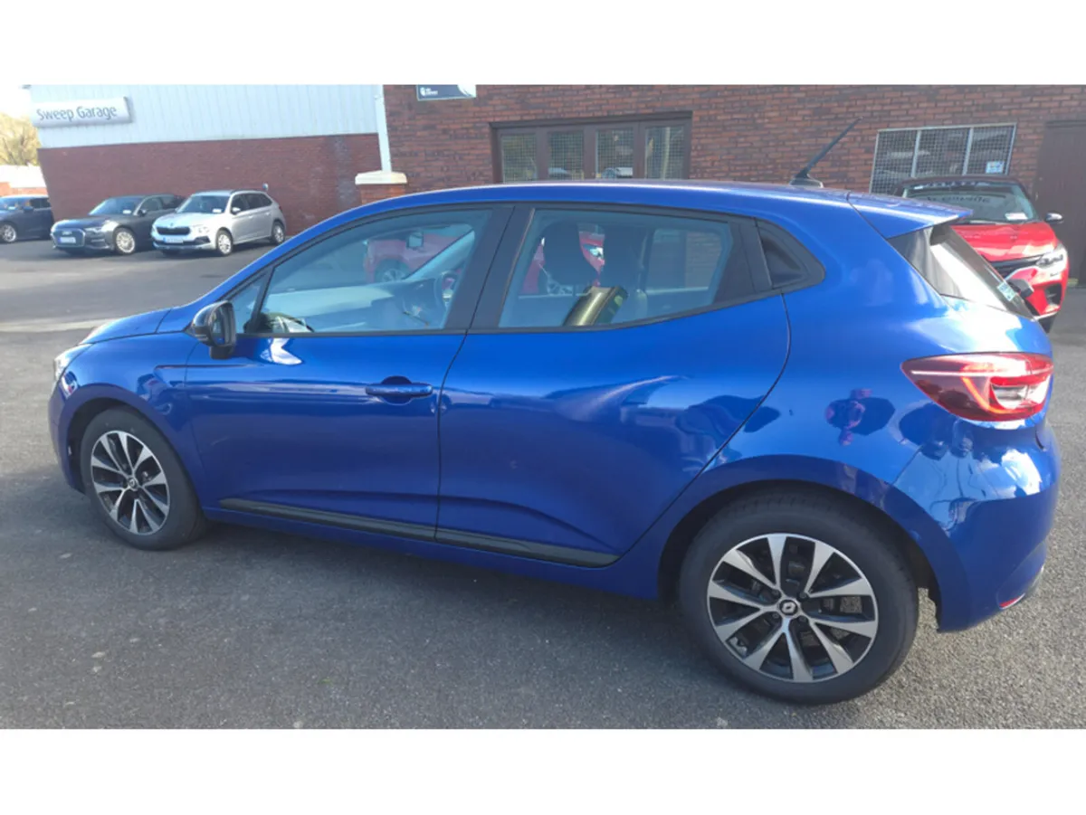 Renault Clio Hatchback, Petrol, 2023, Blue