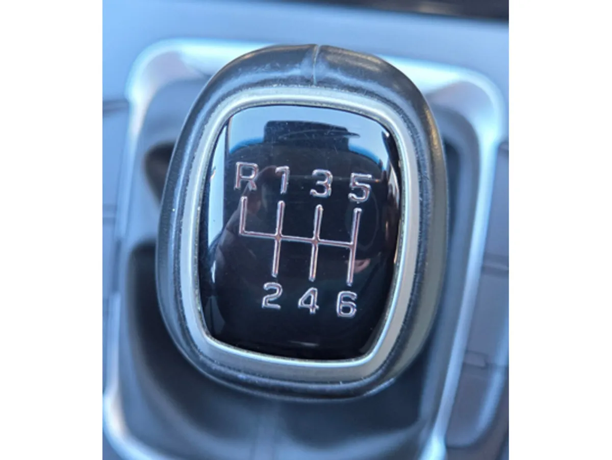 Hyundai KONA MPV, Petrol, 2023, White
