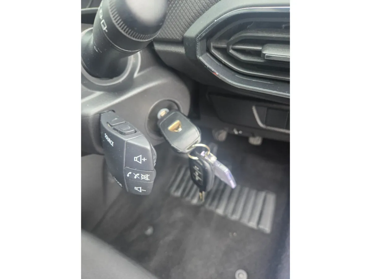 Dacia Sandero Hatchback, Petrol, 2021, Blue