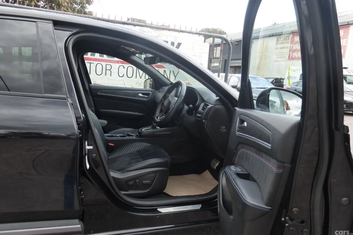 Renault Arkana Hatchback, Petrol Hybrid, 2024, Black