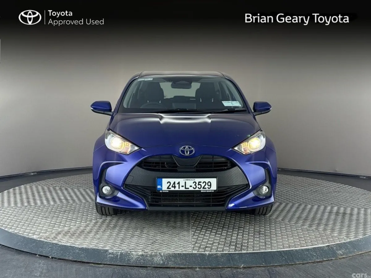 Toyota Yaris Hatchback, Petrol Hybrid, 2024, Blue