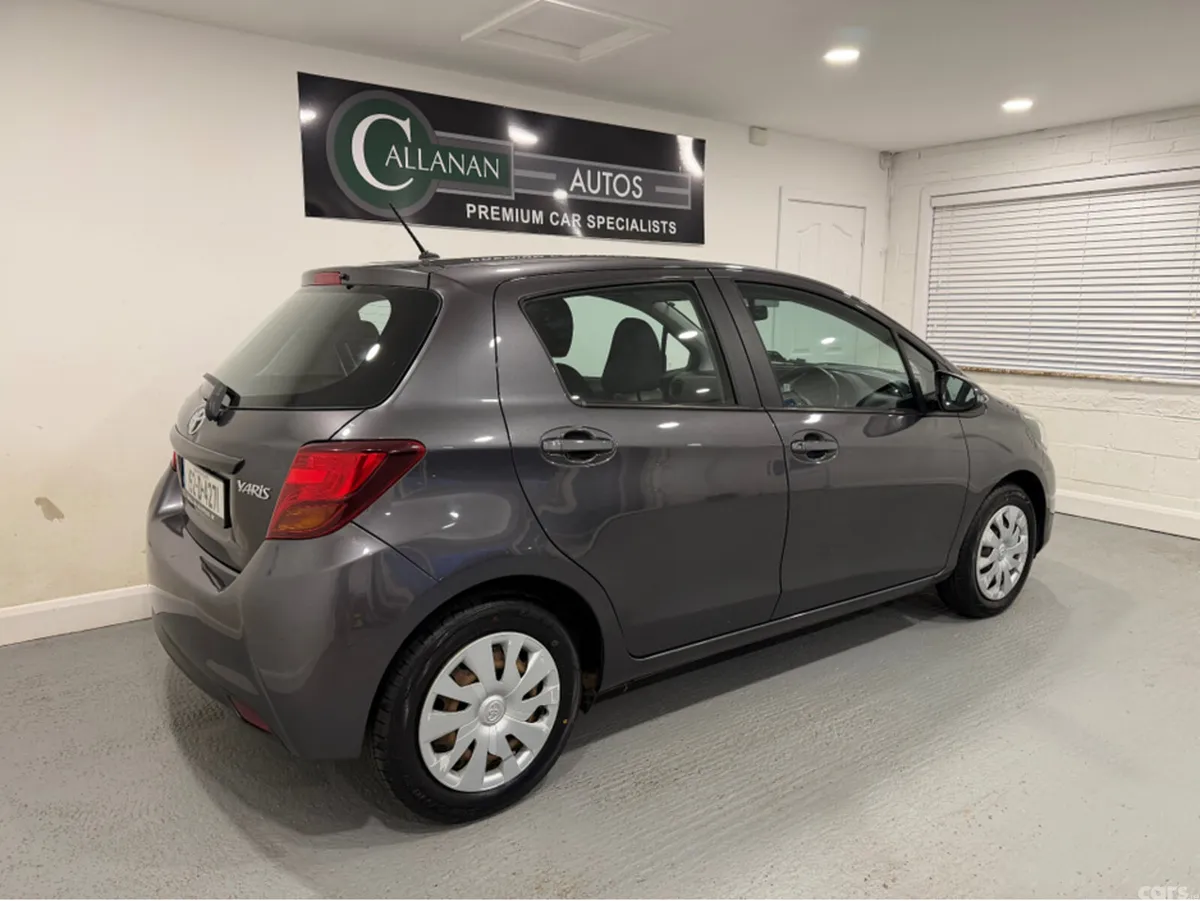 Toyota Yaris Hatchback, Petrol, 2015, Grey