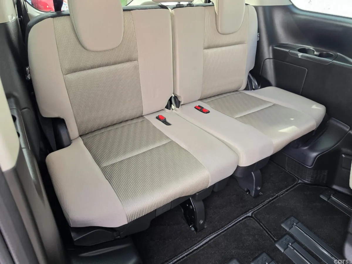 Nissan Serena MPV, Petrol Hybrid, 2017, Blue