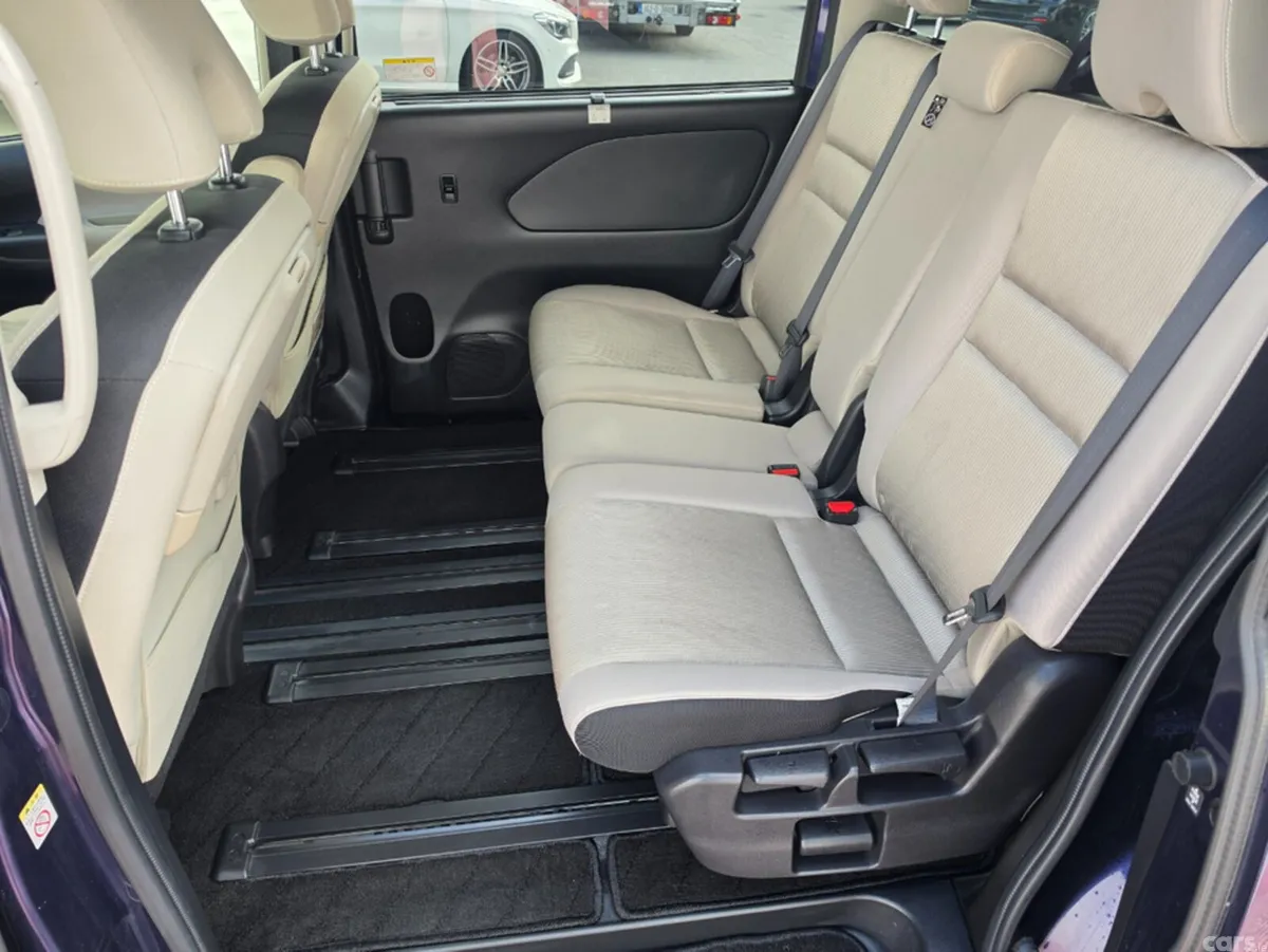 Nissan Serena MPV, Petrol Hybrid, 2017, Blue