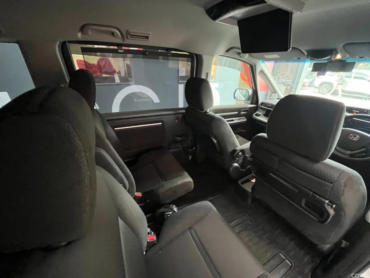 Honda Stepwagon Van, Petrol Hybrid, 2021, White
