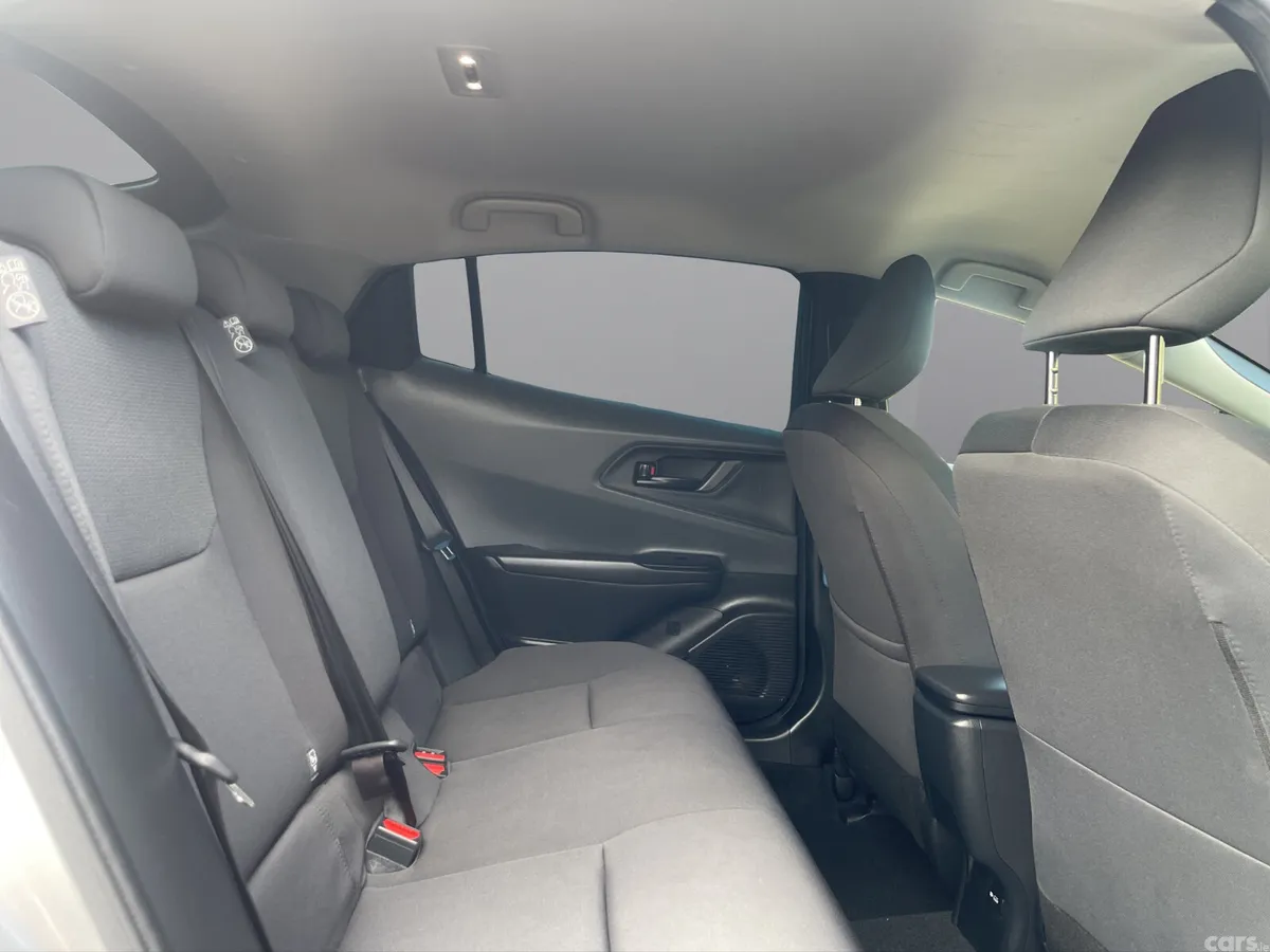 Toyota Prius Saloon, Petrol Hybrid, 2023, Silver