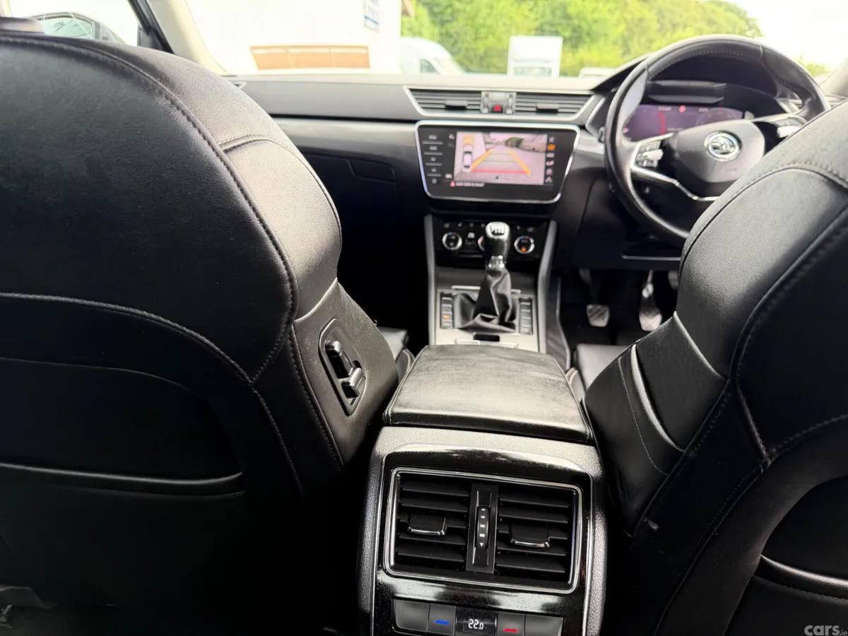 Skoda Superb Saloon, Diesel, 2022, Grey