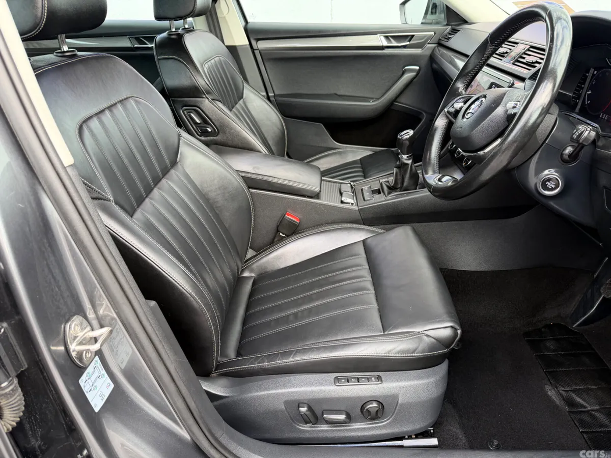 Skoda Superb Saloon, Diesel, 2022, Grey