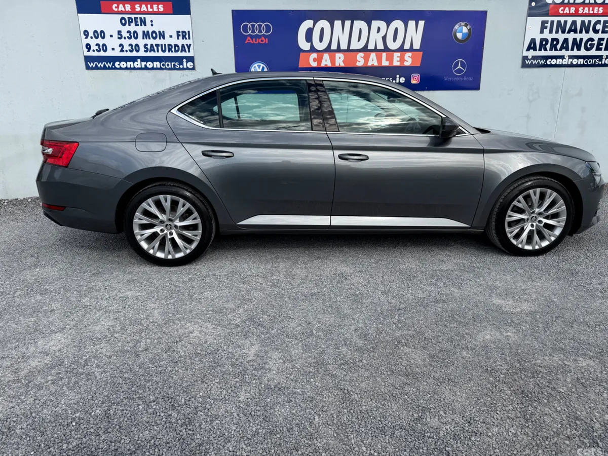 Skoda Superb Saloon, Diesel, 2022, Grey