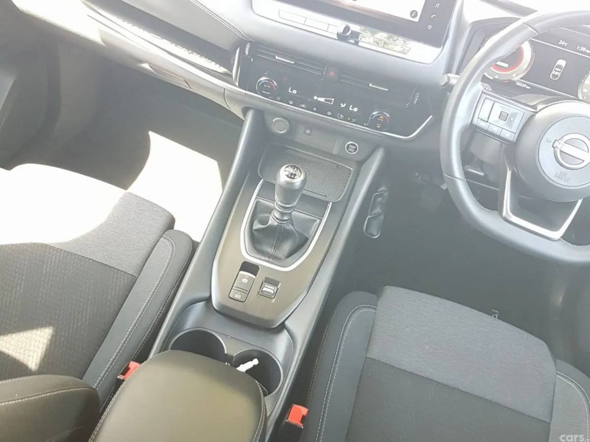 Nissan Qashqai MPV, Petrol, 2024, Grey