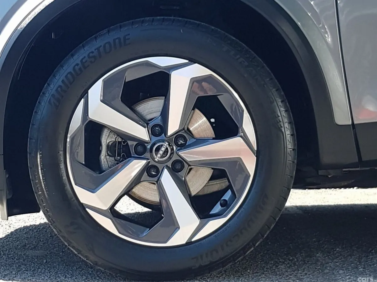 Nissan Qashqai MPV, Petrol, 2024, Grey