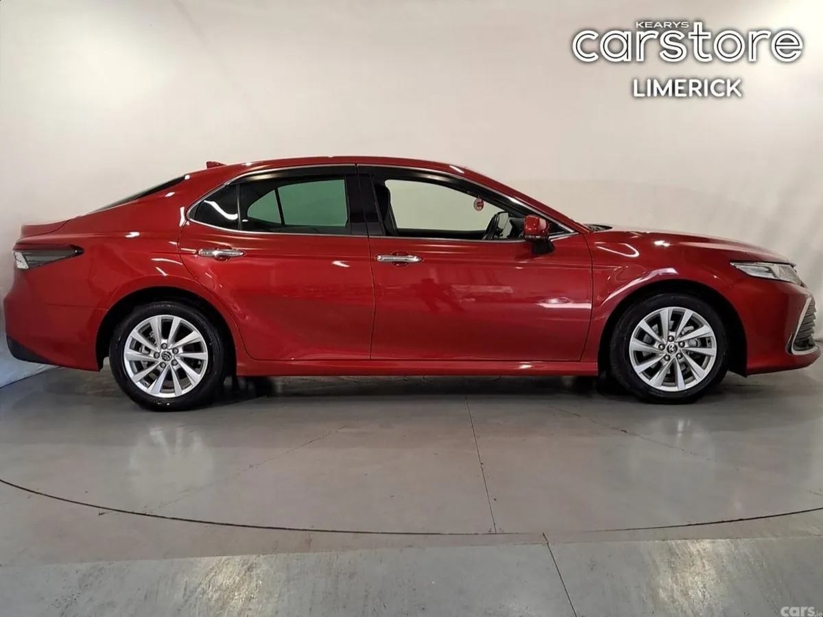 Toyota Camry Saloon, Petrol Hybrid, 2021, Red