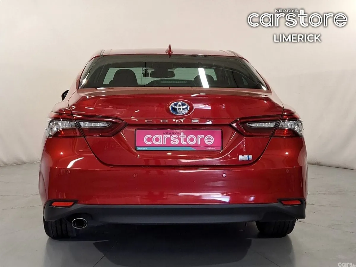 Toyota Camry Saloon, Petrol Hybrid, 2021, Red
