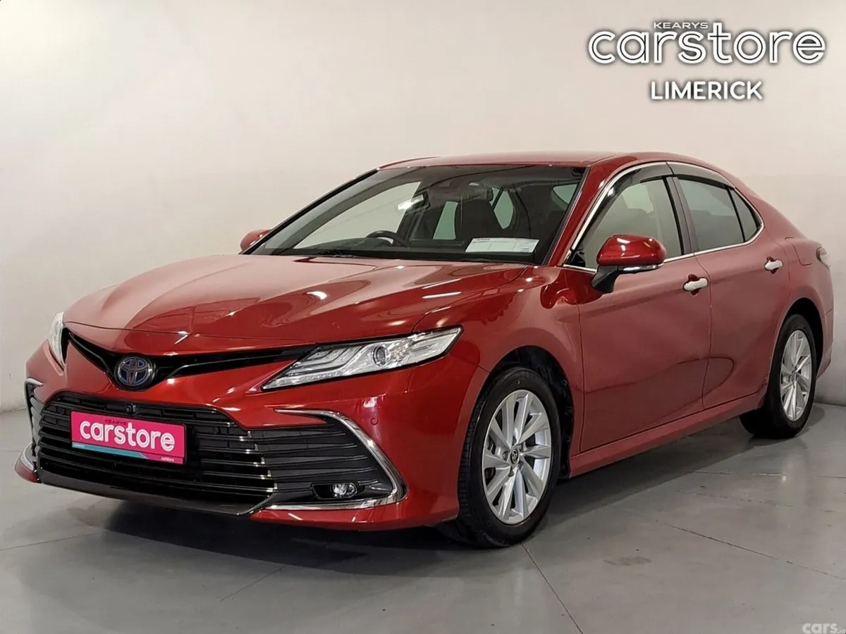 Toyota Camry Saloon, Petrol Hybrid, 2021, Red
