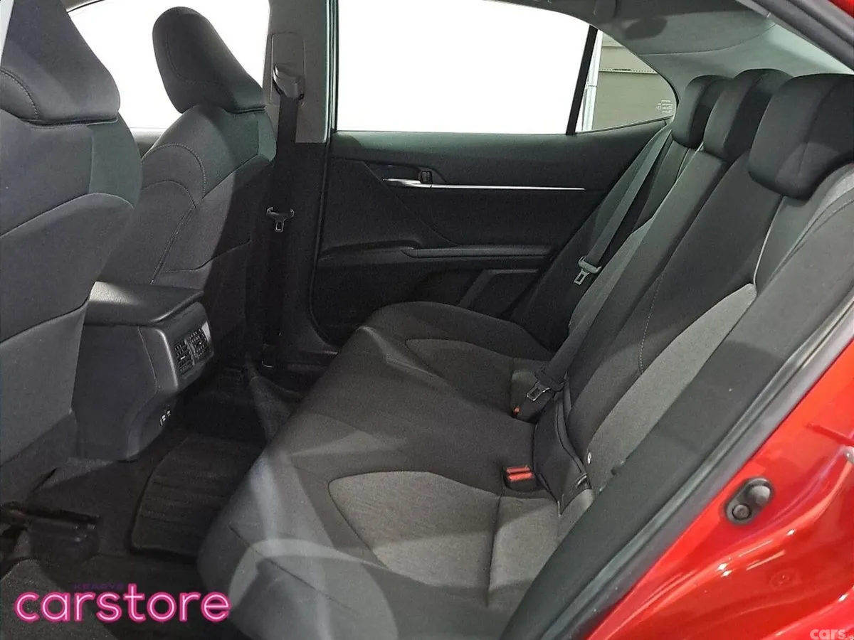 Toyota Camry Saloon, Petrol Hybrid, 2021, Red