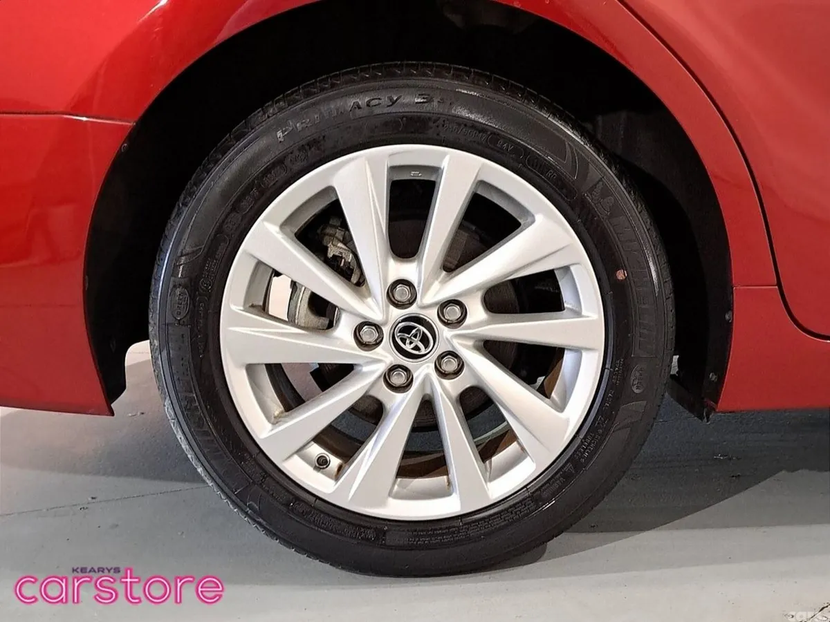 Toyota Camry Saloon, Petrol Hybrid, 2021, Red