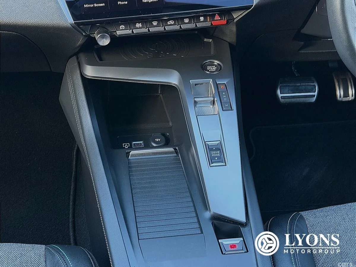 Peugeot 408 Hatchback, Petrol, 2025, Red