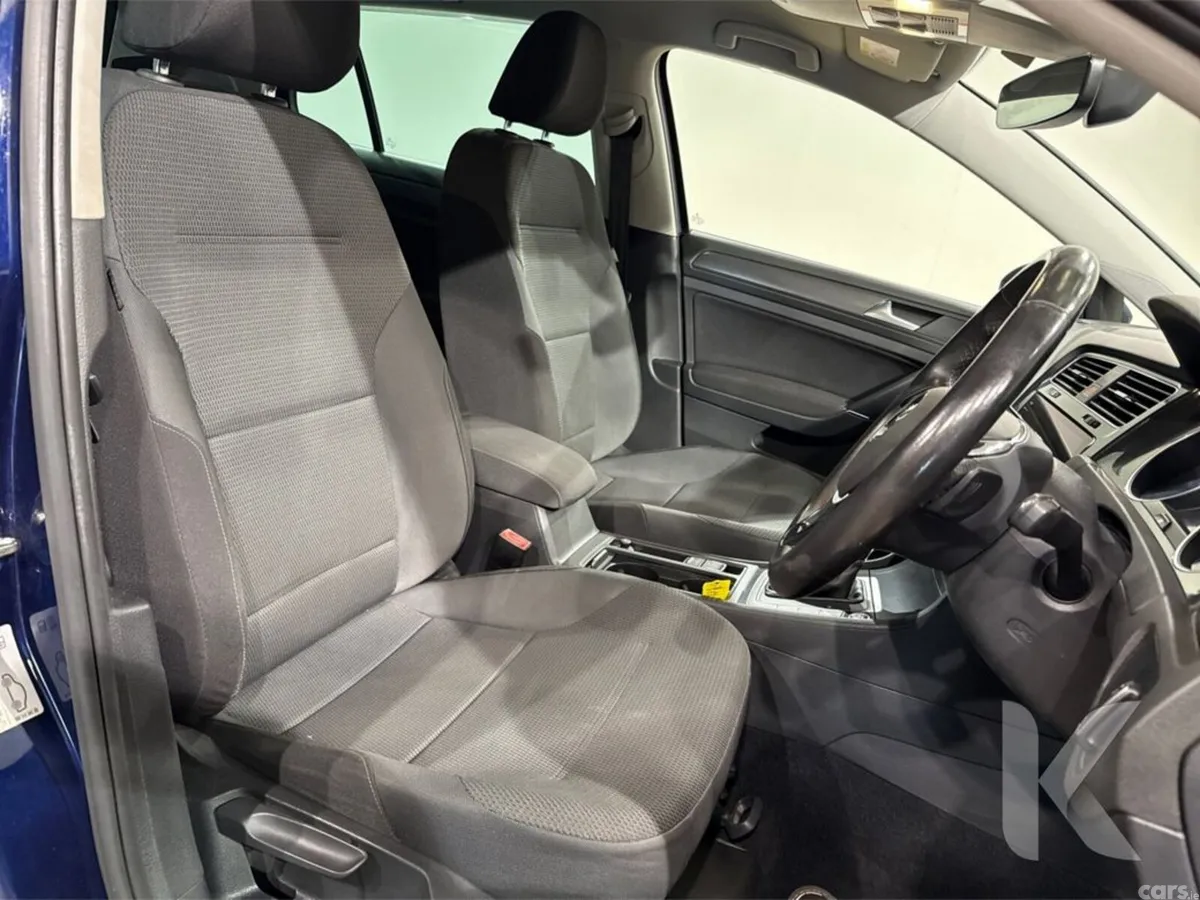 Volkswagen Golf Hatchback, Petrol, 2018, Blue