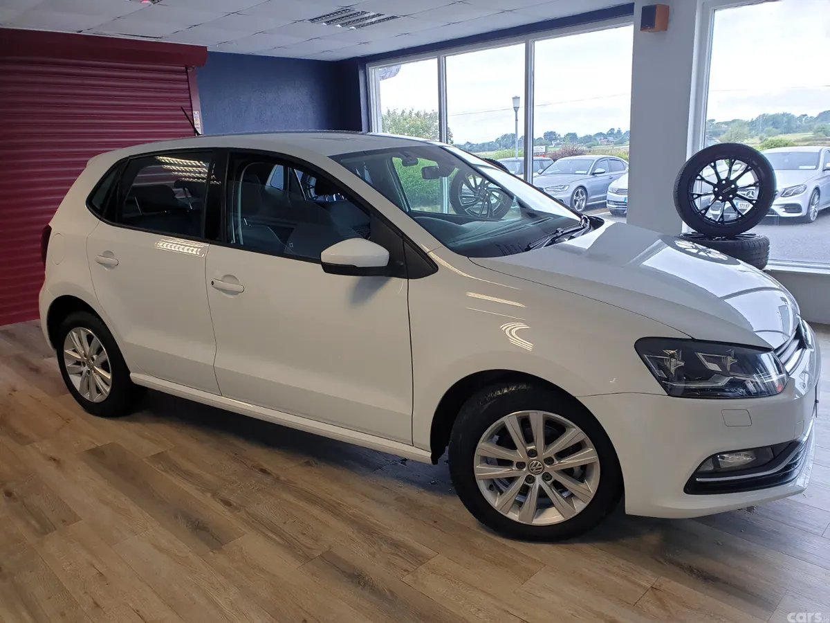 Volkswagen Polo Hatchback, Petrol, 2017, White