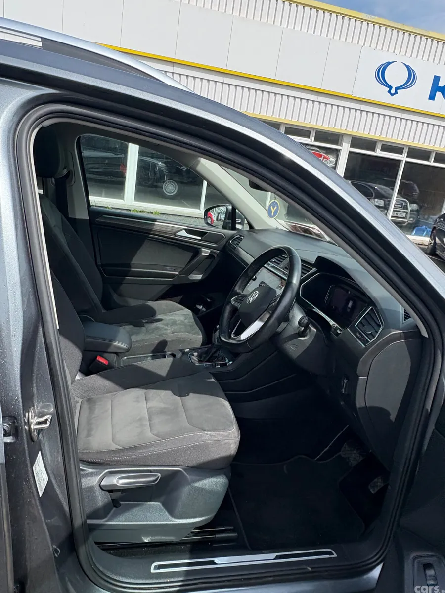 Volkswagen Tiguan SUV, Diesel, 2023, Grey
