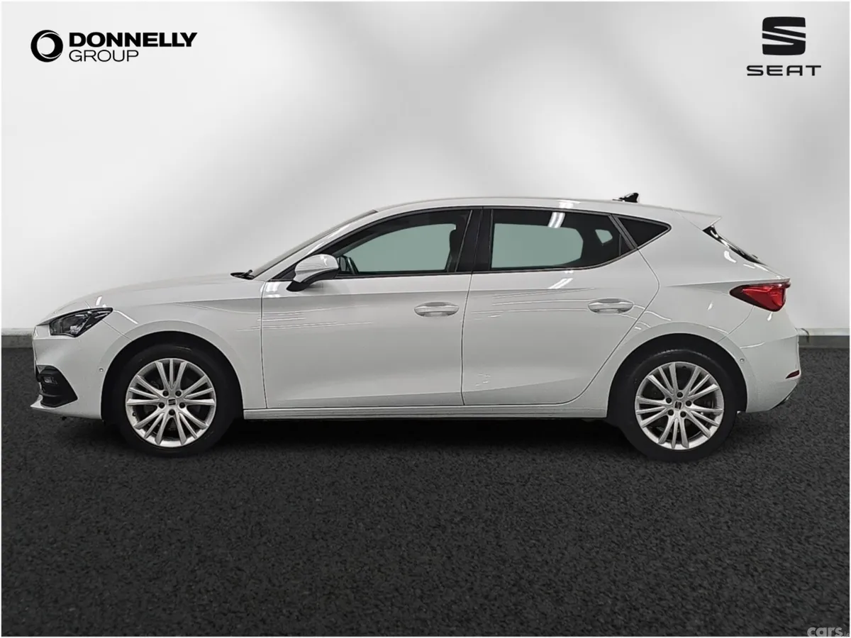 SEAT Leon Hatchback, Petrol, 2023, White