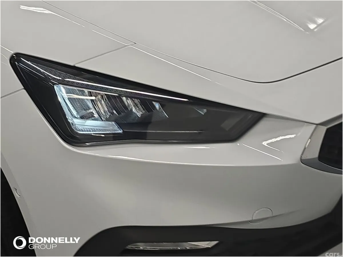 SEAT Leon Hatchback, Petrol, 2023, White