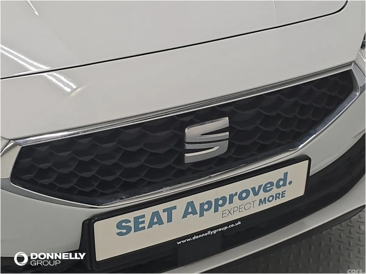 SEAT Leon Hatchback, Petrol, 2023, White