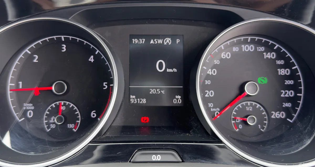 Volkswagen Touran MPV, Diesel, 2018, Blue