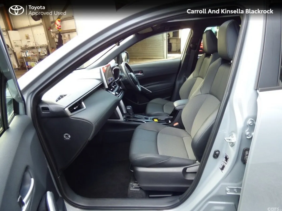 Toyota Corolla Cross Hatchback, Petrol Hybrid, 2025, Grey