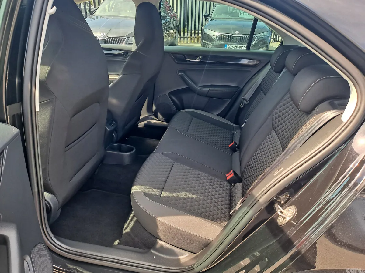 Skoda Rapid Saloon, Petrol, 2018, Black