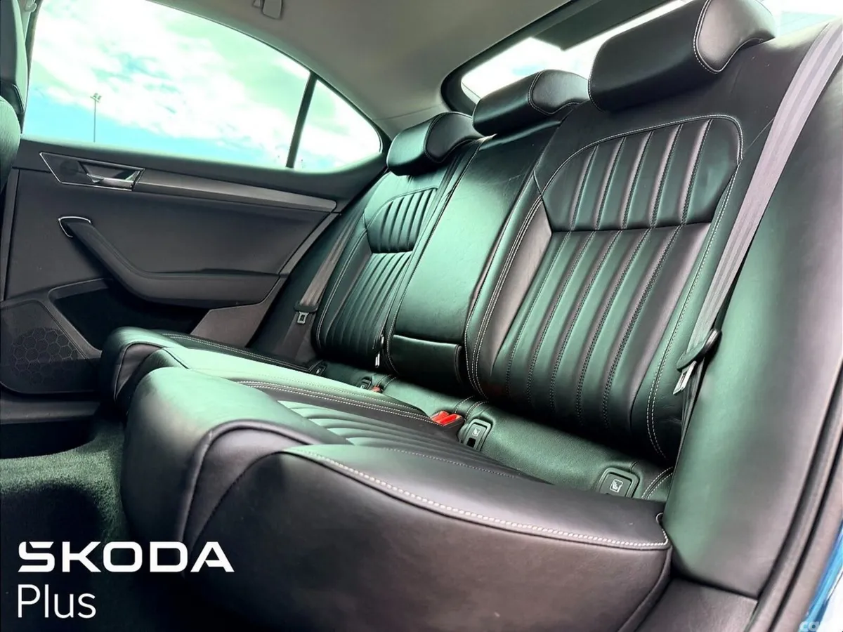 Skoda Superb Saloon, Diesel, 2021, Blue